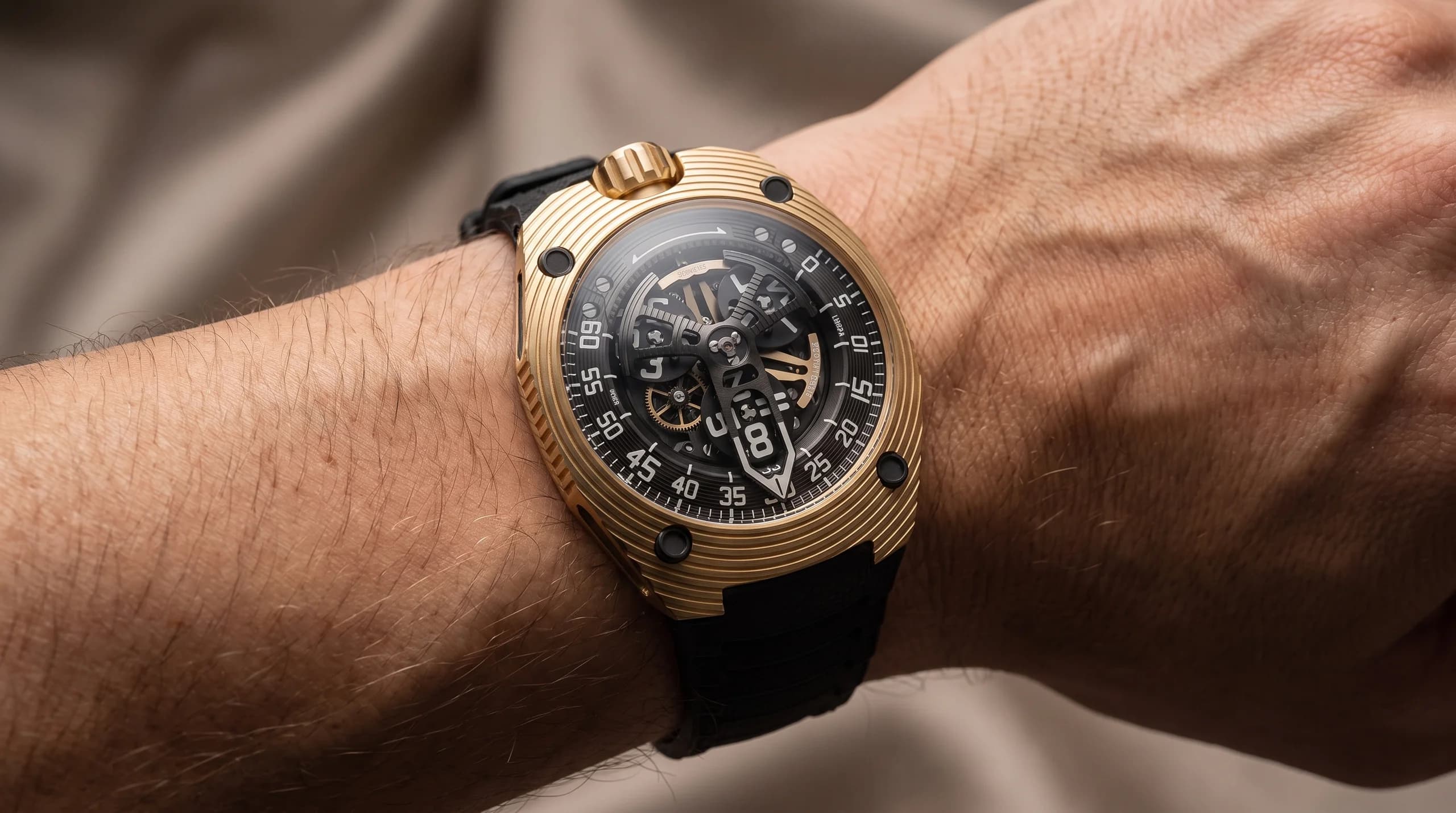 URWERK UR-150 Golden Scorpion: The Satellite Watch Comes Back in Gold